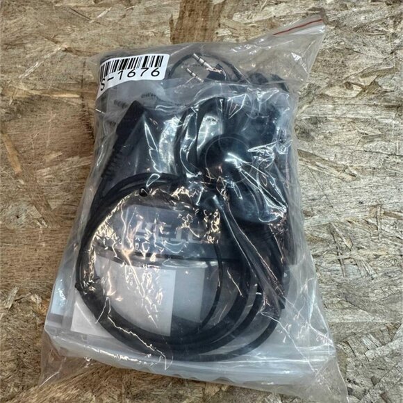 Retevis Walkie Talkie Earpiece with Mic - Picture 2 of 3